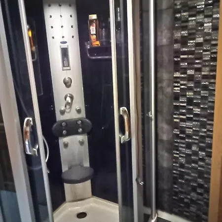 酒店 Omakotitalo Kemissa